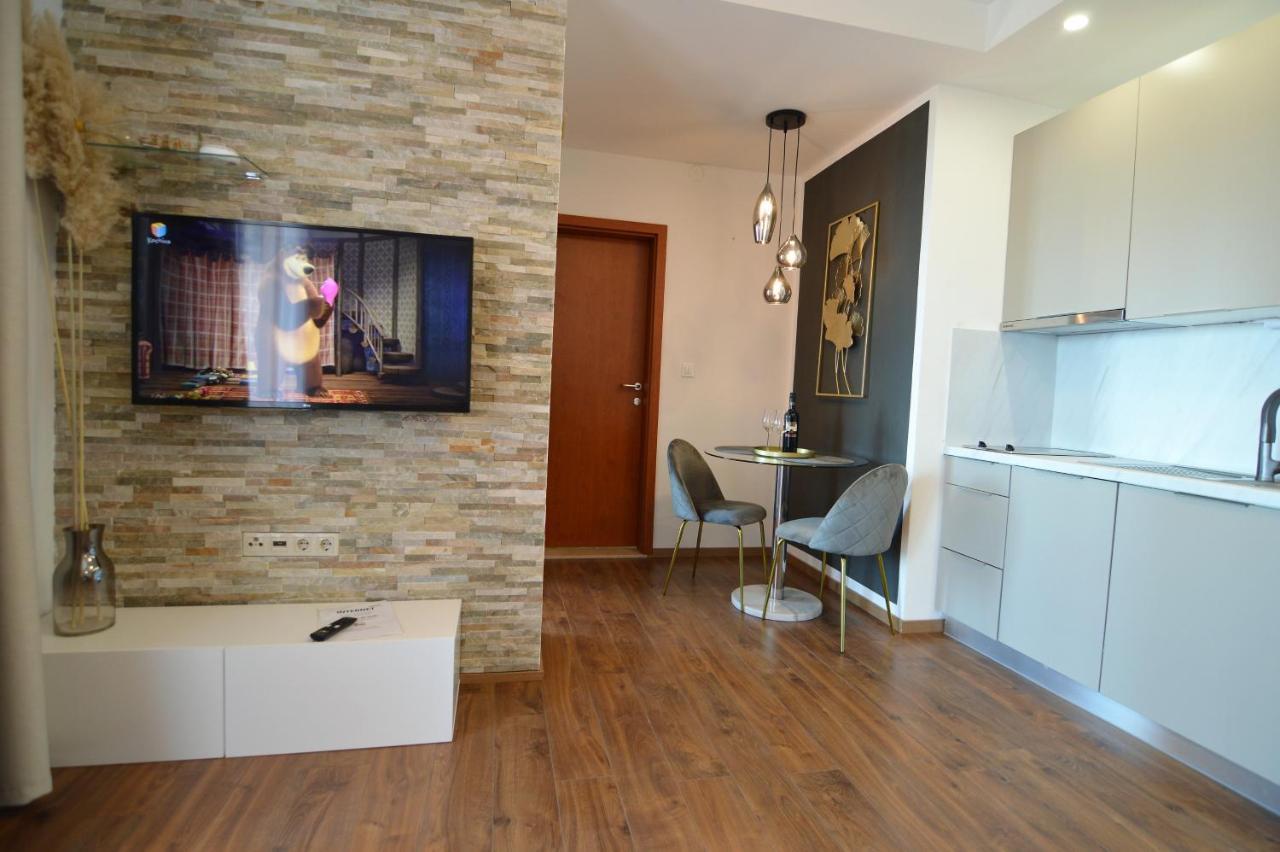 Apartments By The Sea Starigrad, Paklenica - 16421 Extérieur photo