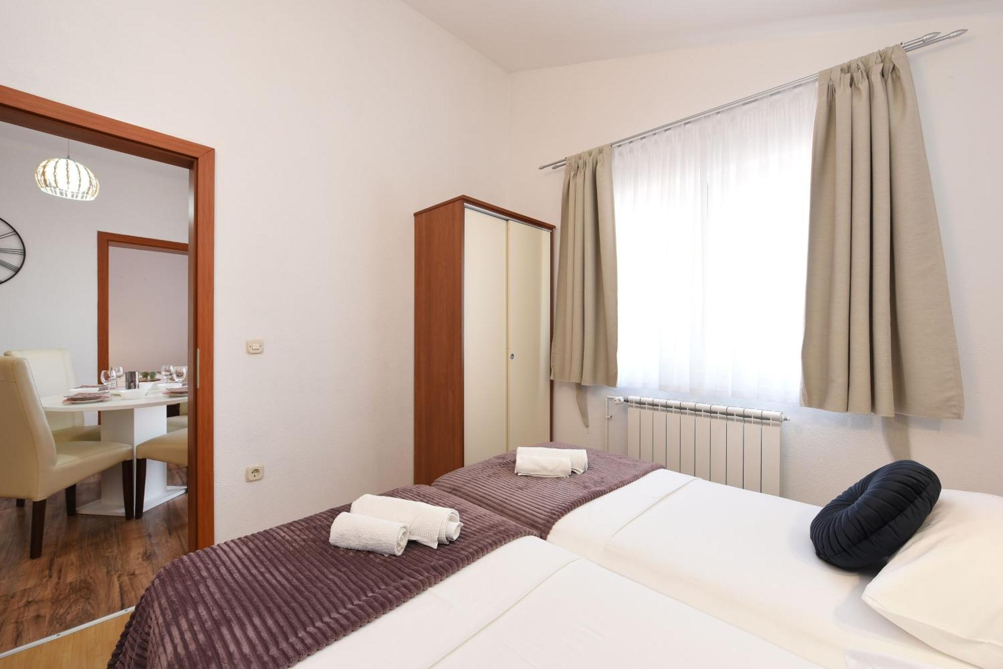 Apartments By The Sea Starigrad, Paklenica - 16421 Chambre photo